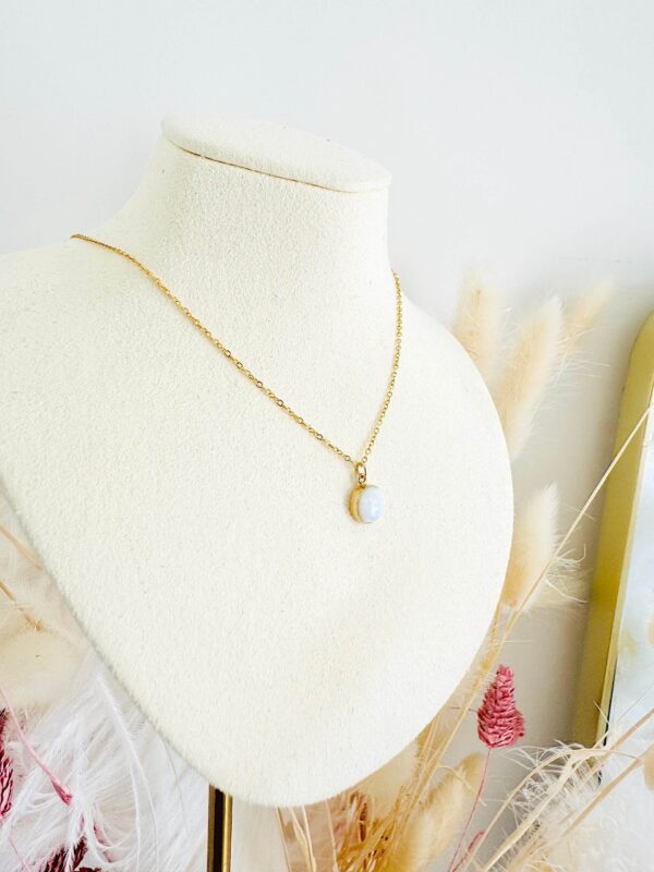 Collier Opaline