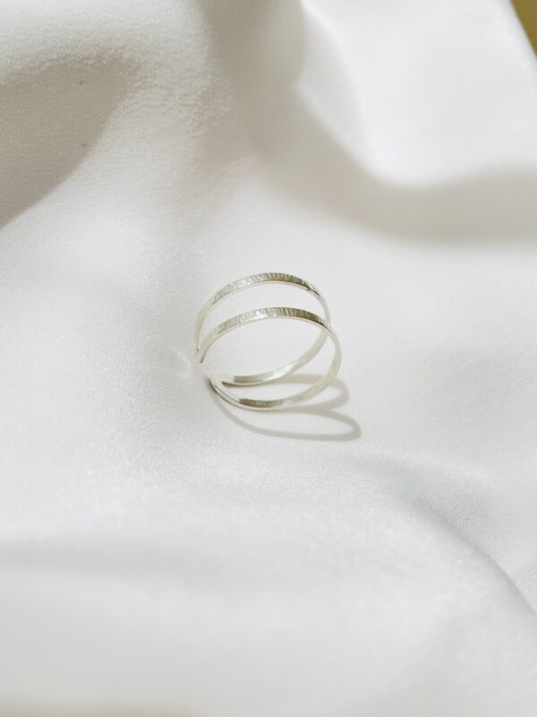 Bague en argent double striée